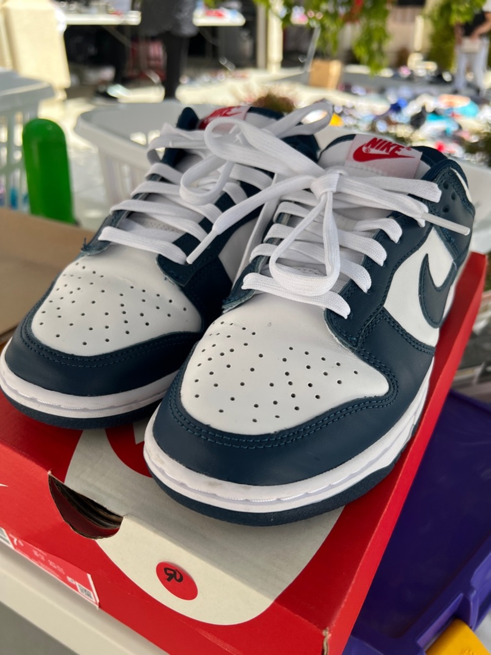 Nike Low Top Sneakers - White & Navy Blue